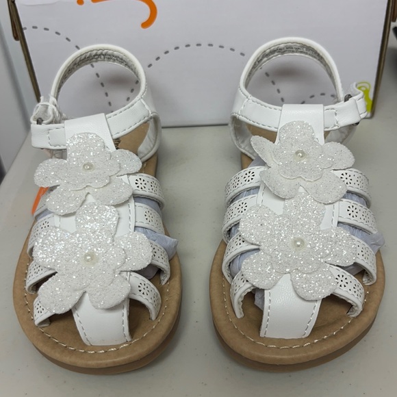 Toddler girls brand new sandals. Jumping Beans - Picture 1 of 11